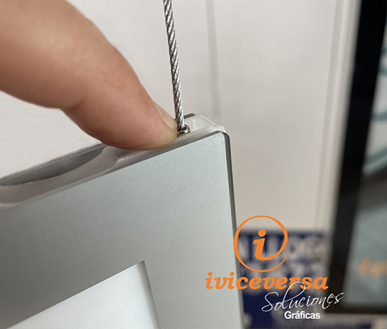 Carpetas Led, soporte immobiliaria, soporte agencia de viajes, carteles luminosos,  vitrina led, portacartel, expositores led, expositor foto, cartel inmobiliario, paneles led, portafolios LED, Carteles led,  pantallas de luz, escaparates, Marco led, escaparate iluminado, pantalla LED, LED cartelera,  LED escaparate immobiliaria, pantalla brillante, displays luminosos, pantalla escaparates, Marco iluminado LED, panel luz led, expositor luz, porta folios,  cable, cartel, cartelería, Expositores, grafica LED, display, pinza, pieza, escaparate inmobiliario, escaparate, escaparate carpetas, escaparete metacrilato, metacrilato luz, oferta escaparate 